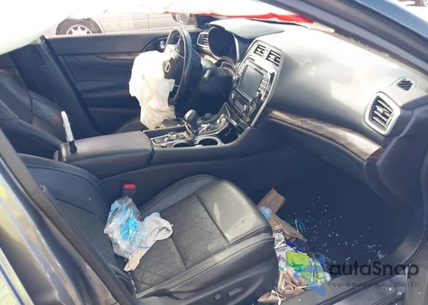 2018 Nissan Maxima 3.5 Platinum z USA, uszkodzony, nr VIN 1N4AA6AP2JC385535